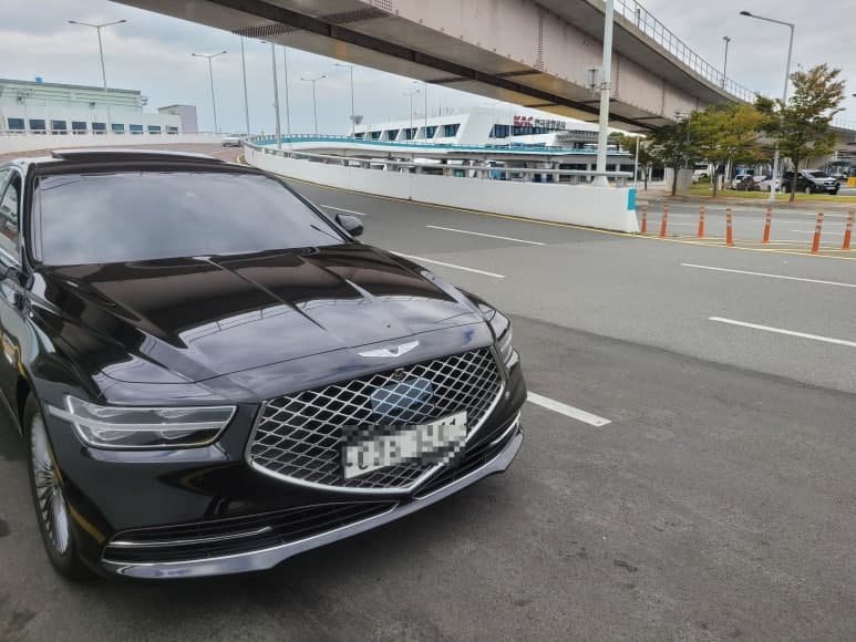 VIP Pickup from Gimhae International Airport to Signiel Busan (LCT)