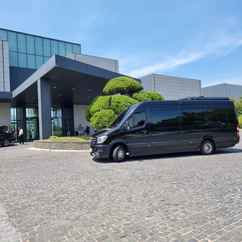 Three-Day Golf Tour from Ulsan Station to Bayside Golf Club and Ananti